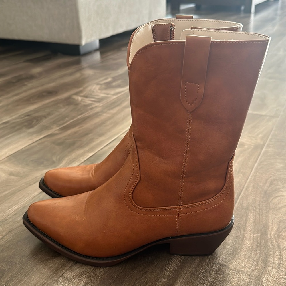 Brown Cowboy Boots Size 7